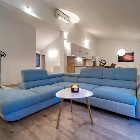 Apartament 1