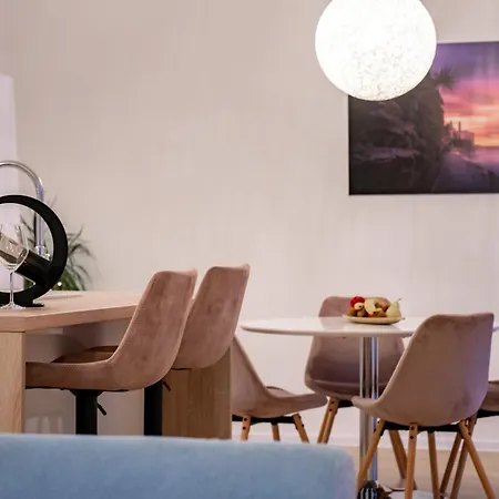 Apartament 1 *