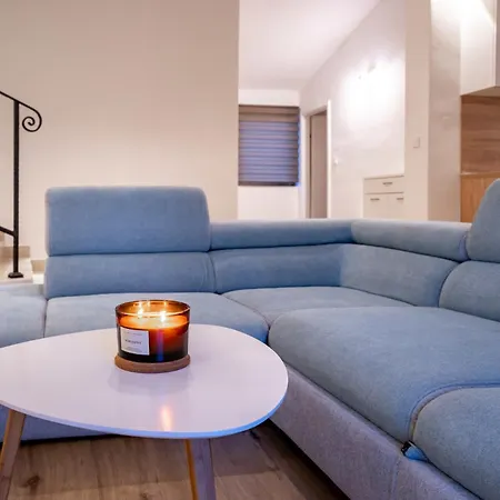 1 Апартаменты *