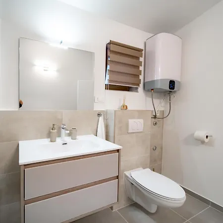 1 Apartamento *