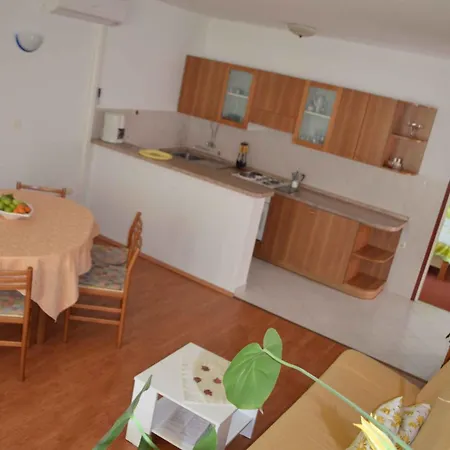 Apartamento 1 *